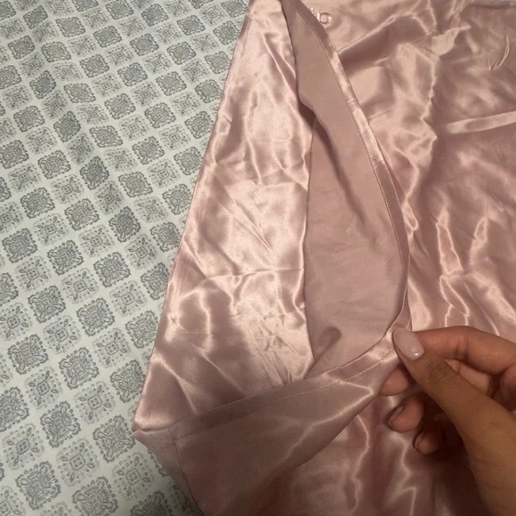 Slip Silk Queen Pillowcase in Pink - Picture 5 of 6
